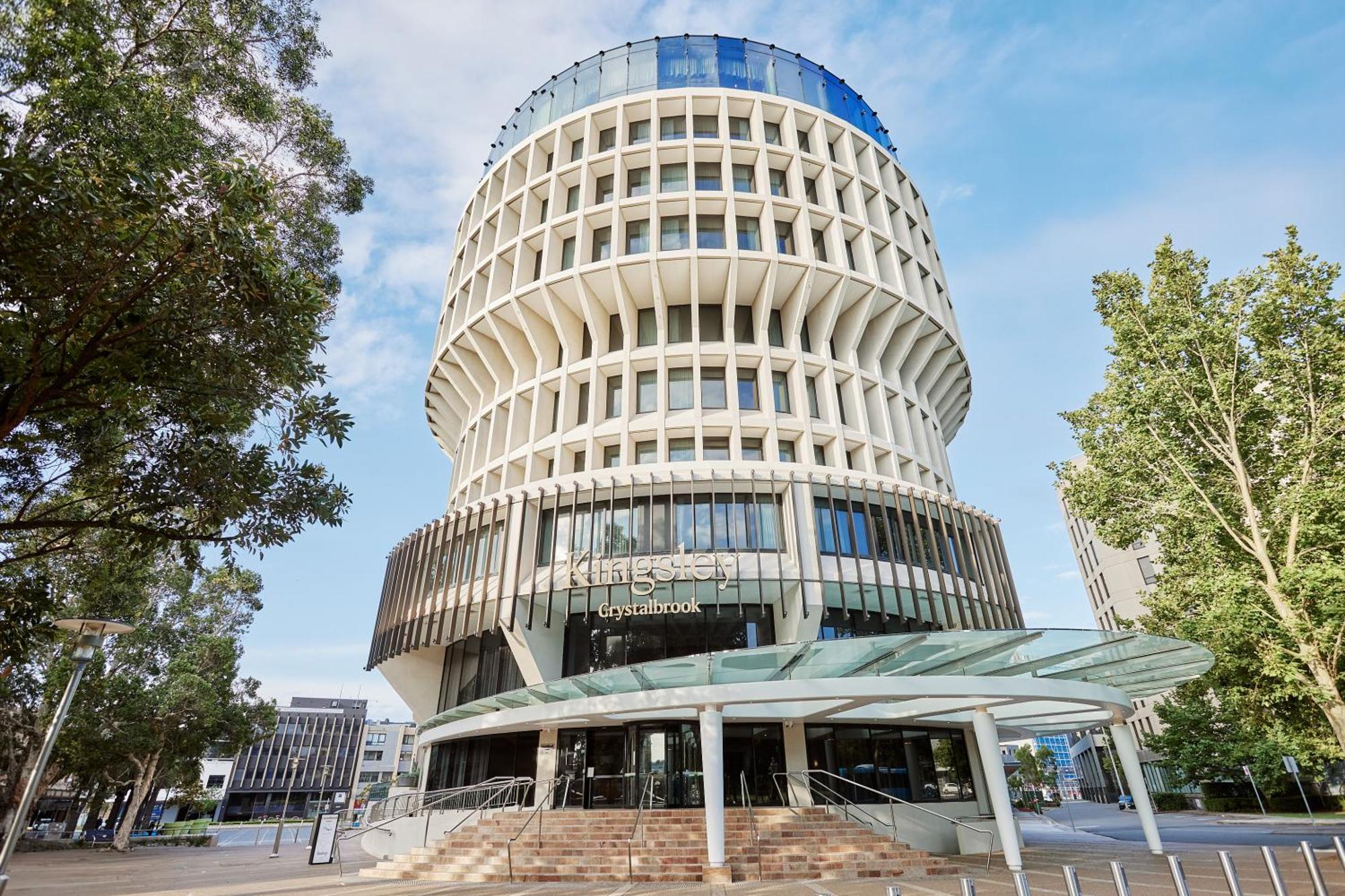 金斯利水晶溪酒店 纽卡斯尔 外观 照片 The Bob Hawke Building, the home of the University of Western Australia's Business School